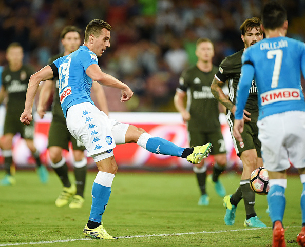 Milik con la maglia del Napoli
