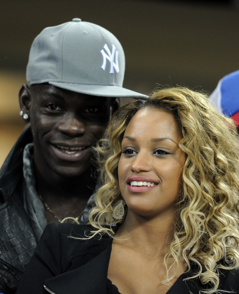 Fanny Neguasha, ora incinta, in compagnia di Mario Balotelli