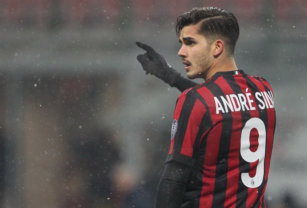 Notizie Milan - André Silva in azione con la maglia rossonera