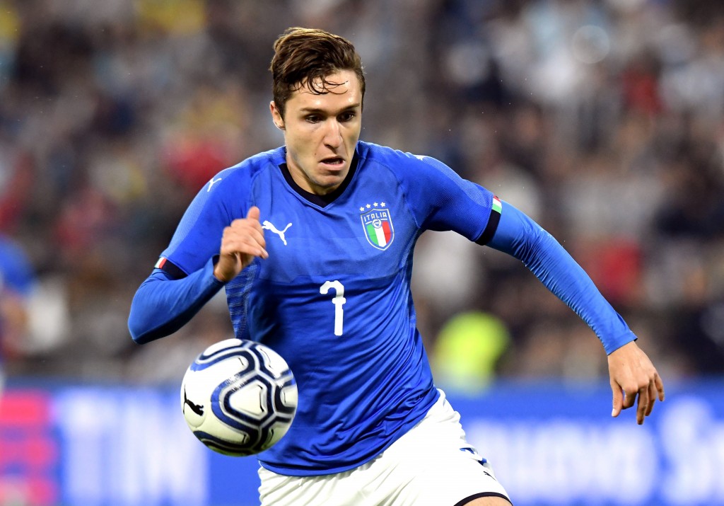 Chiesa con la maglia azzurra