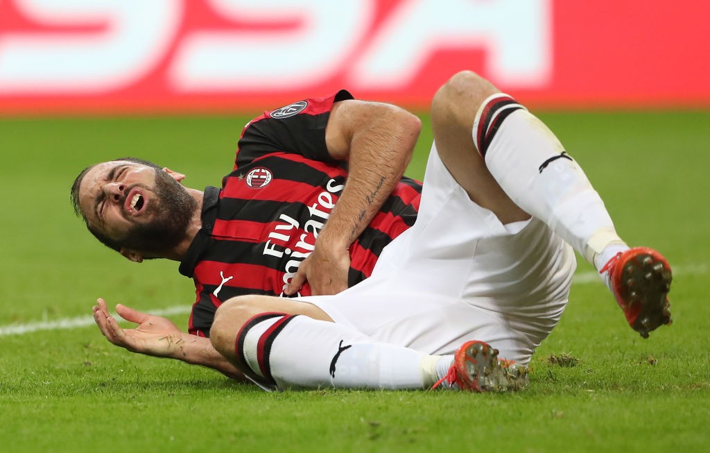 News Milan, Higuain costretto a fermarsi per un problema al flessore