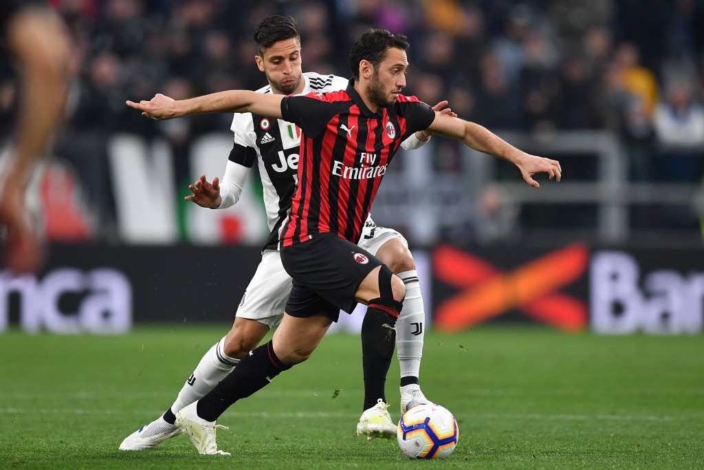 Calhanoglu difende Cutrone con una storia Instagram