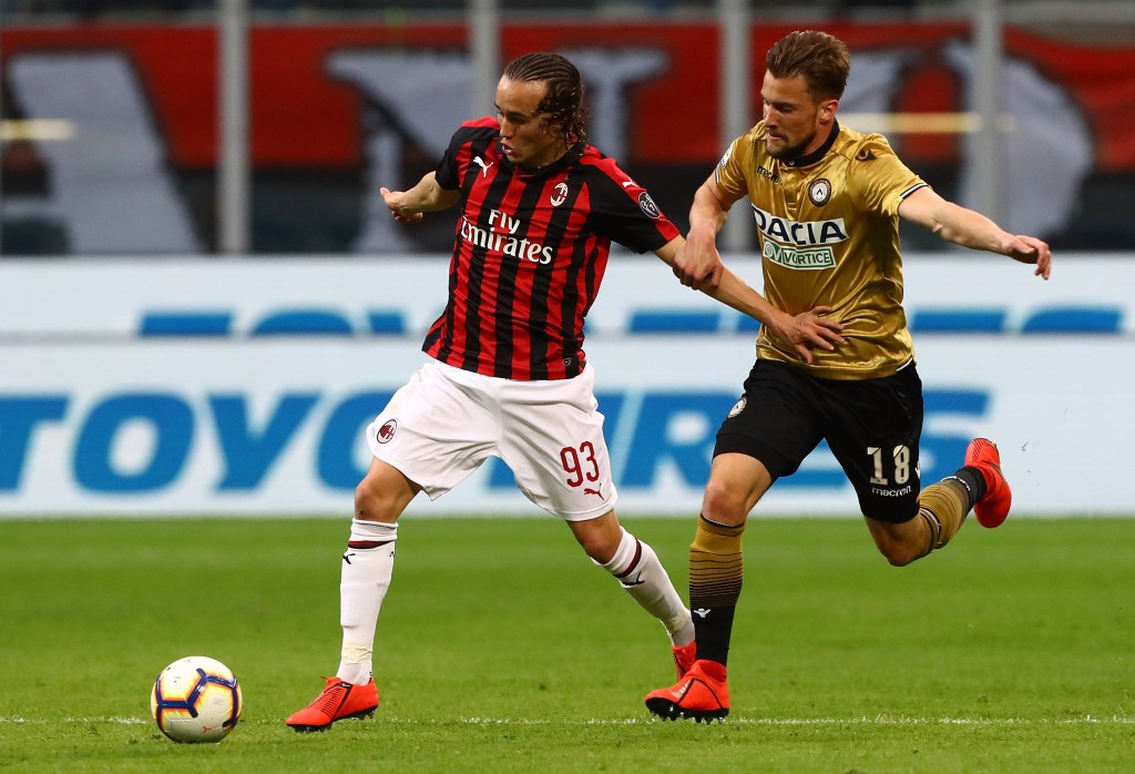 Laxalt con la maglia rossonera