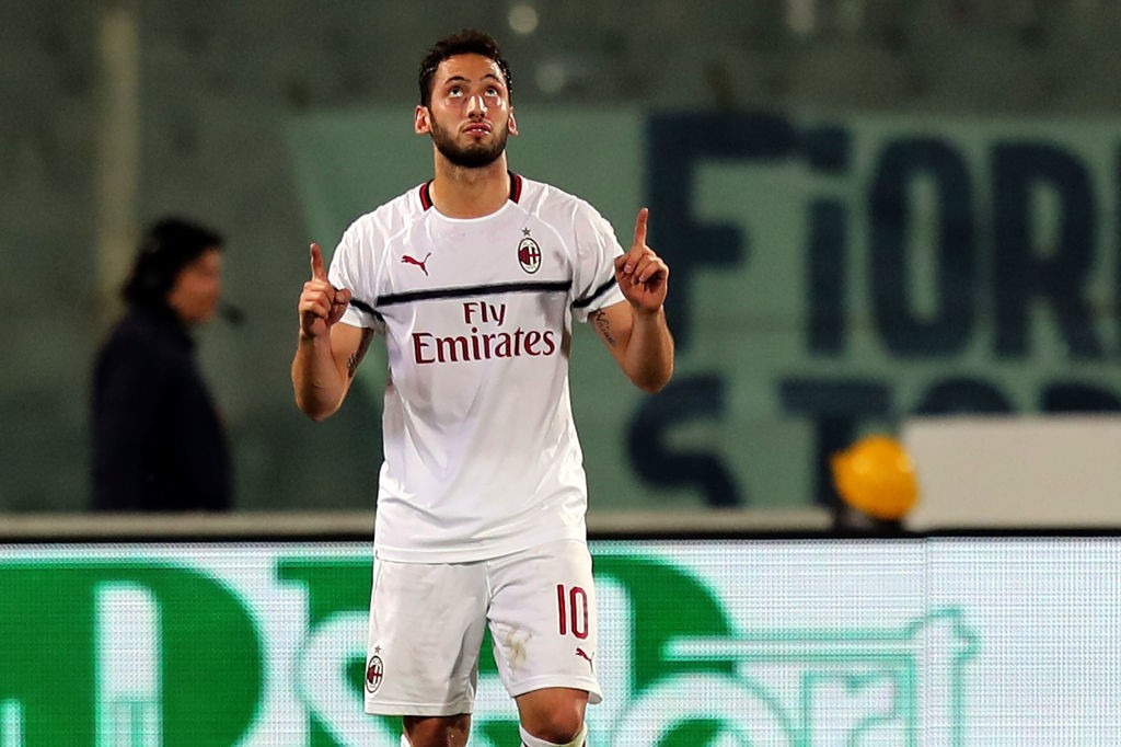 Calciomercato Milan, anche Calhanoglu è pronto a partire in estate per 20 milioni