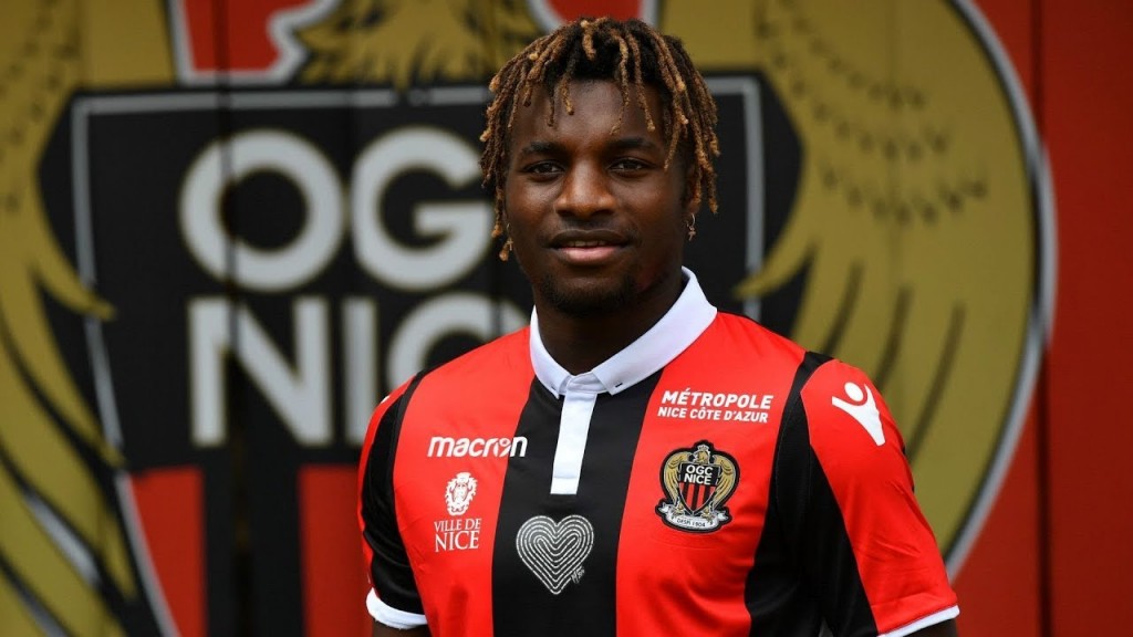 Saint-Maximin con la maglia del Nizza