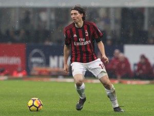Montolivo con la maglia rossonera