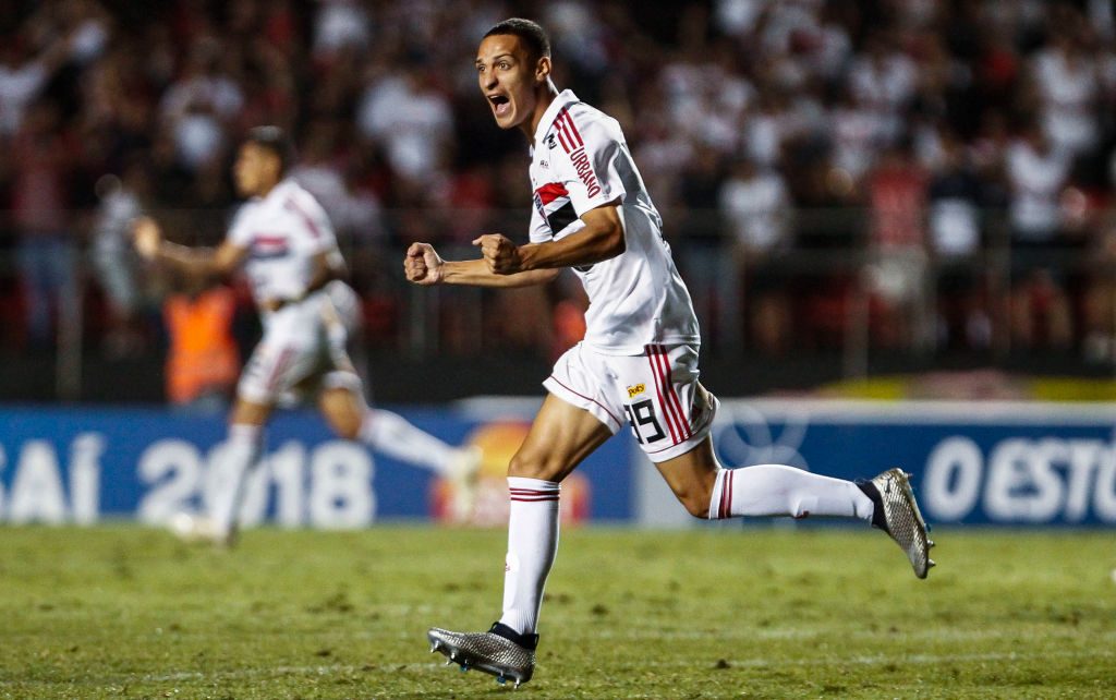 Antony strizza l'occhio al Milan