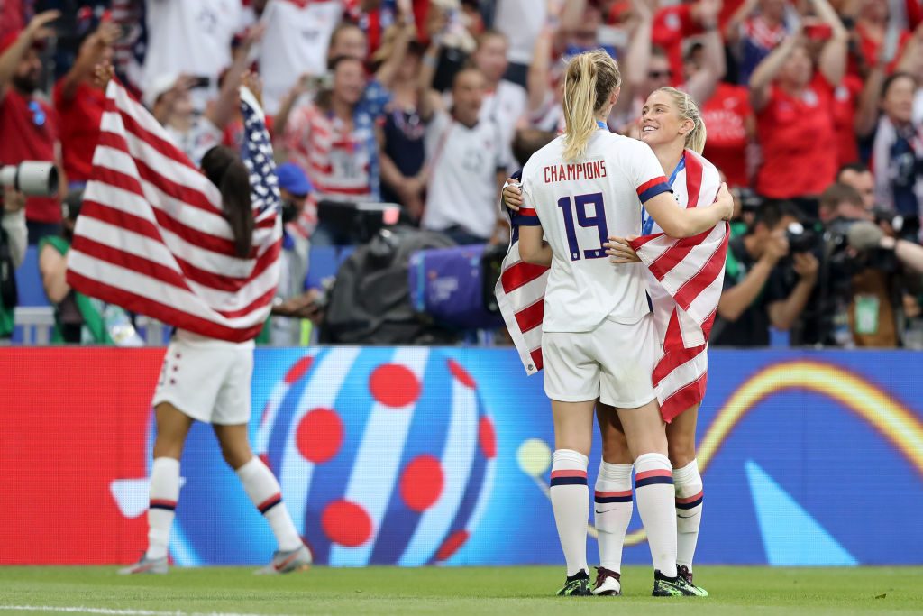 Le ragazze della nazionale americana festeggiano