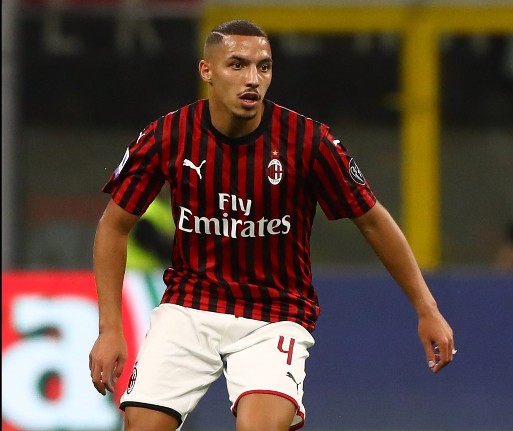 Bennacer con la maglia rossonera