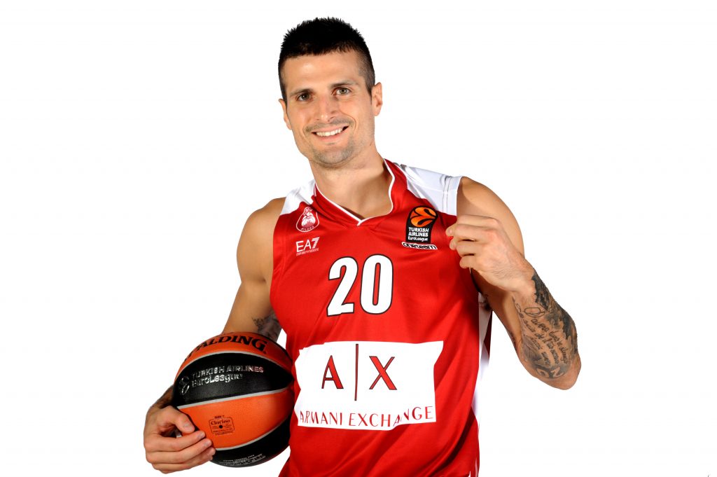 Cinciarini: "Rossonero per Baggio e per papà. Romagnoli, percorso super"