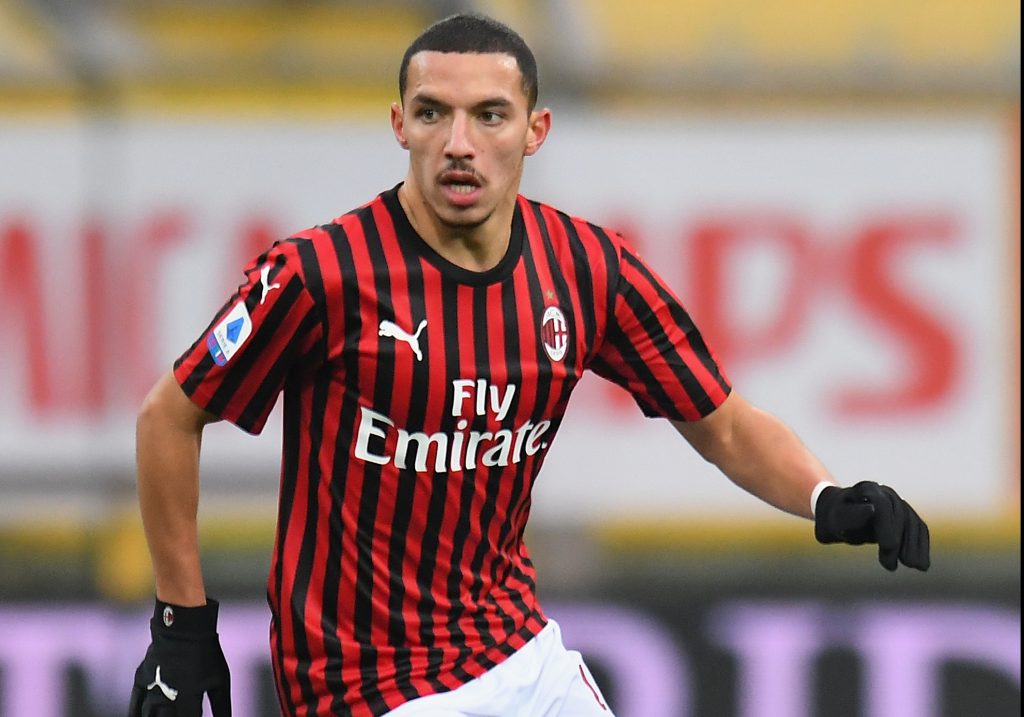 Bennacer con la maglia del Milan