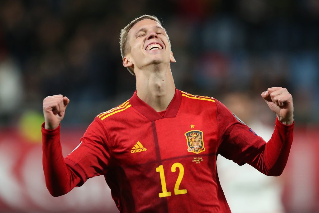 Dani Olmo con la maglia della Nazionale spagnola