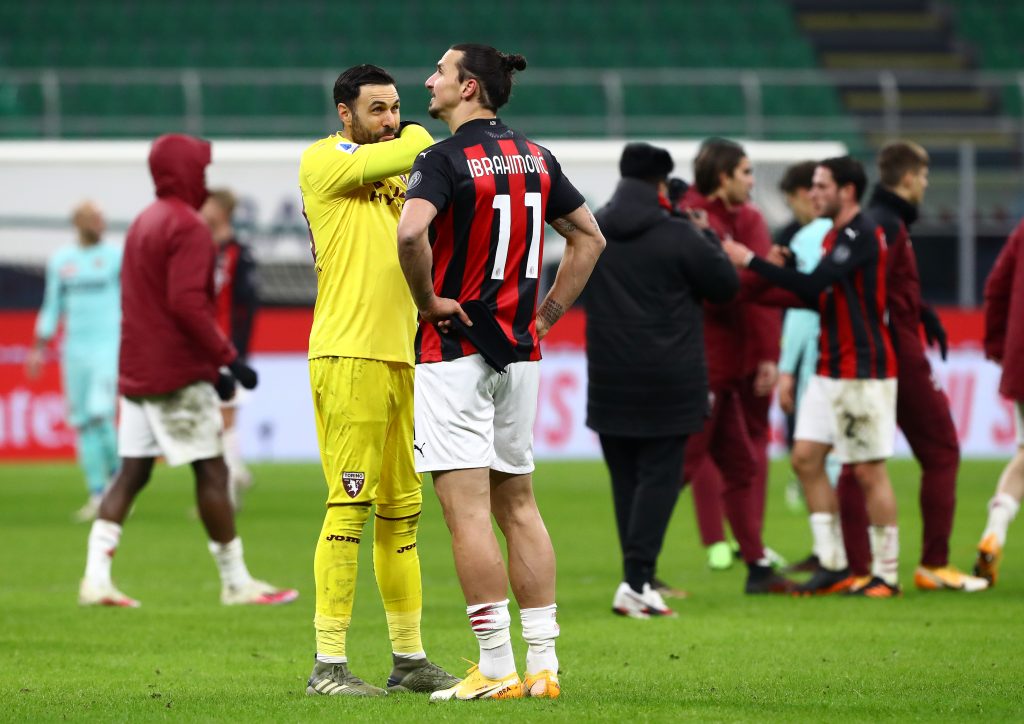 Ibrahimovic a colloquio con Sirigu: i due erano compagni al PSG