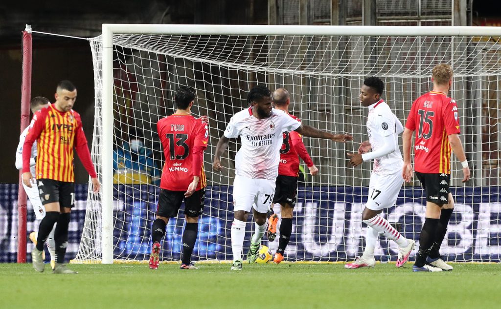 Kessie festeggia dopo il calcio di rigore trasformato a Benevento