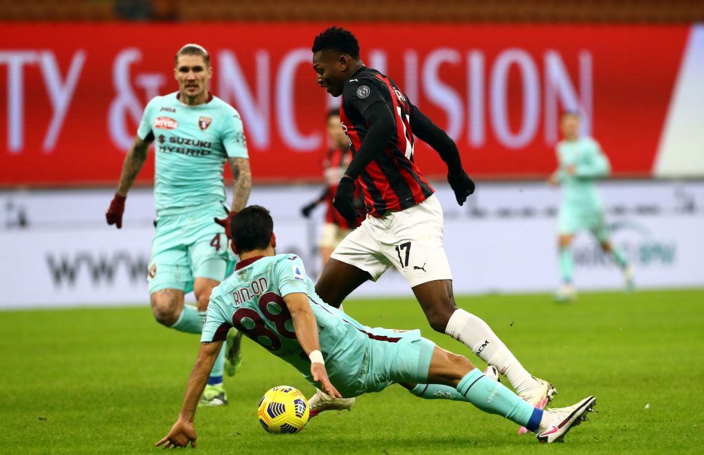 Rafael Leao lascia sul posto Rincon del Torino