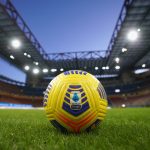 Il pallone ufficiale della Serie A sul prato di San Siro