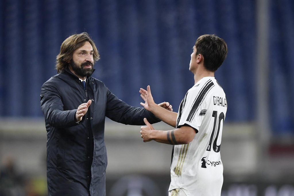 Andrea Pirlo, tecnico della Juventus, con il 10 bianconero Dybala
