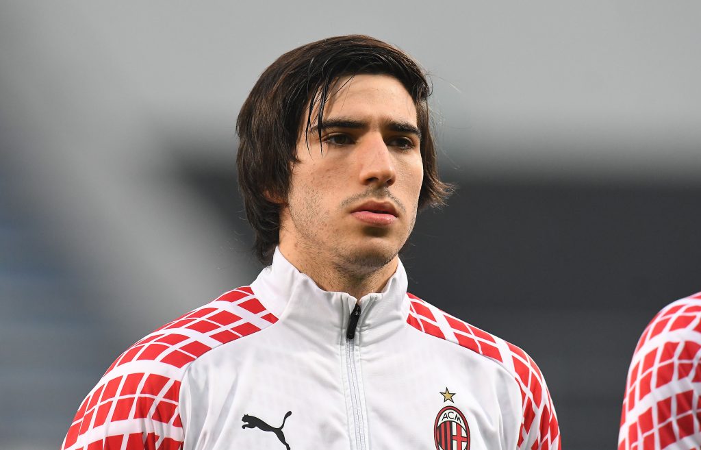 Sandro Tonali con la maglia del Milan
