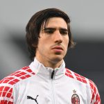 Sandro Tonali con la maglia del Milan