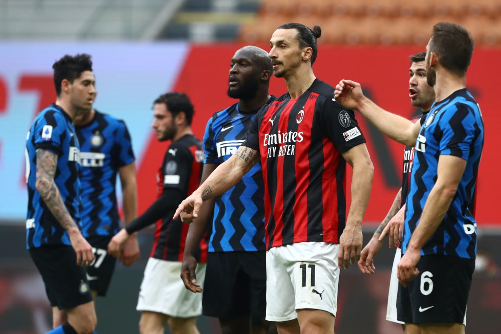 Ibrahimovic e Lukaku a confronto su un calcio piazzato per l'Inter