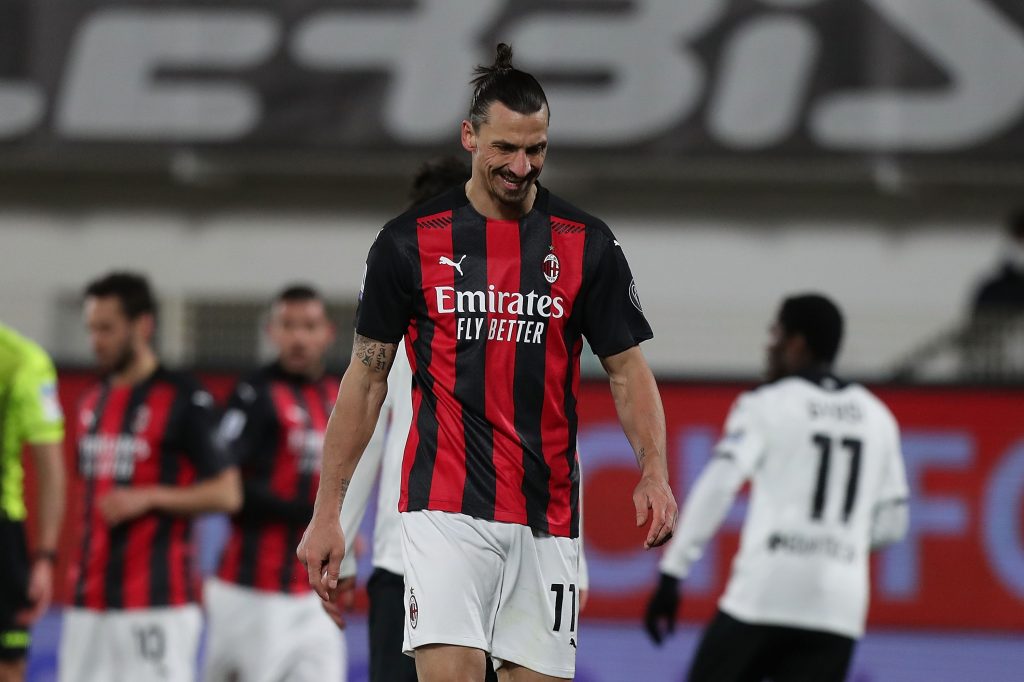 Uno sconsolato Ibrahimovic in campo in Spezia-Milan