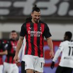 Uno sconsolato Ibrahimovic in campo in Spezia-Milan