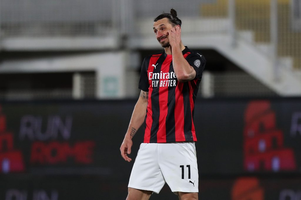 Zlatan Ibrahimovic pensieroso al "Picco" di La Spezia