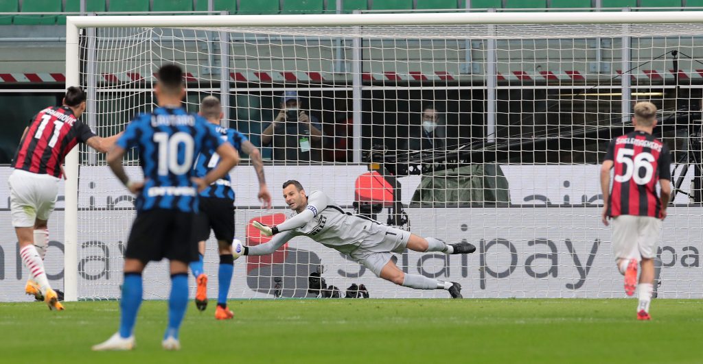 Il rigore sbagliato da Zlatan Ibrahimovic nel derby contro l'Inter