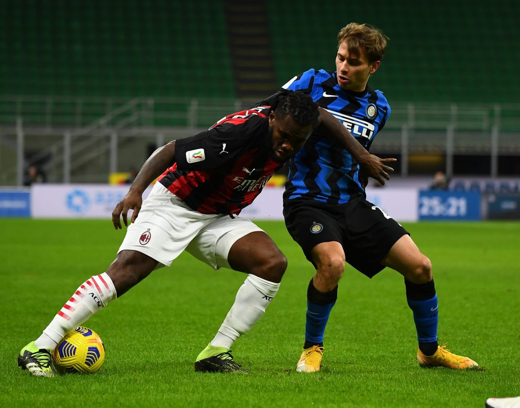 Franck Kessie del Milan a contrasto con Nicolò Barella dell'Inter