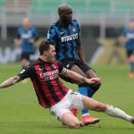 Romagnoli del Milan in chiusura su Lukaku dell'Inter