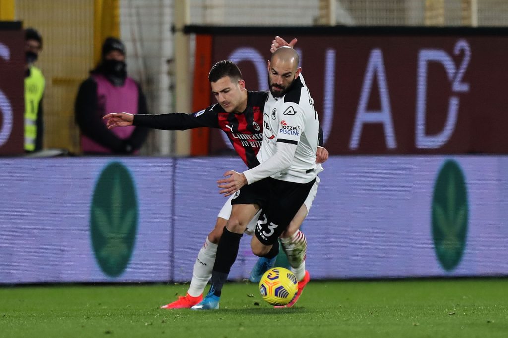 Saponara in azione contro il Milan