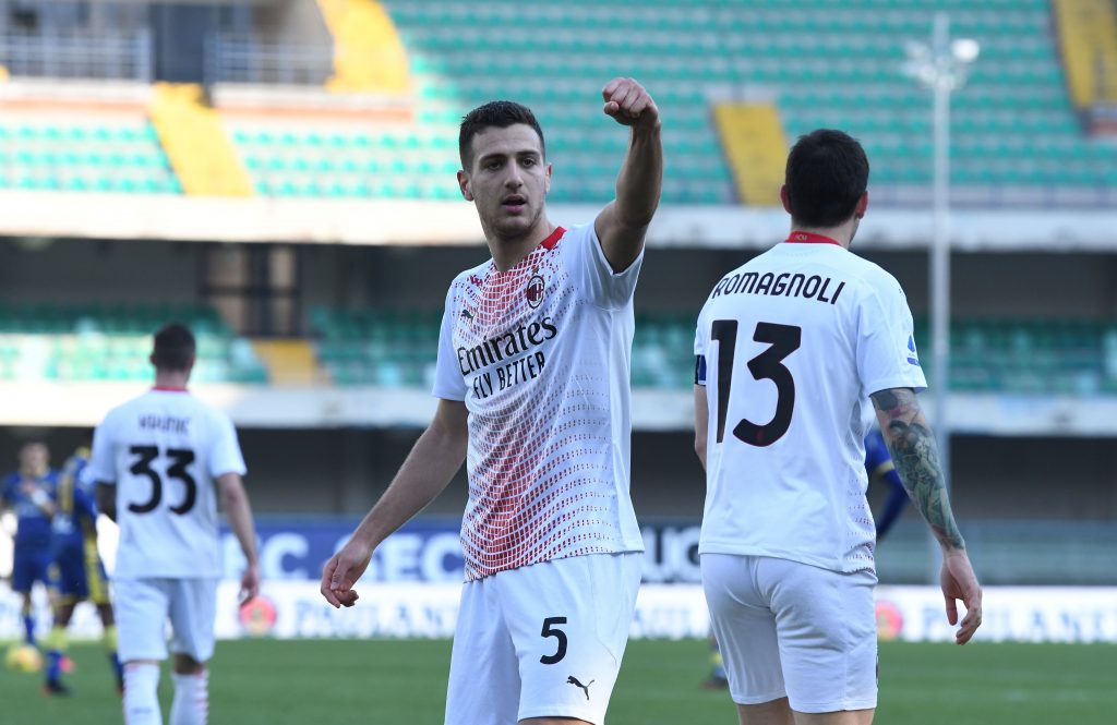 Diogo Dalot del Milan esulta dopo il goal all'Hellas Verona