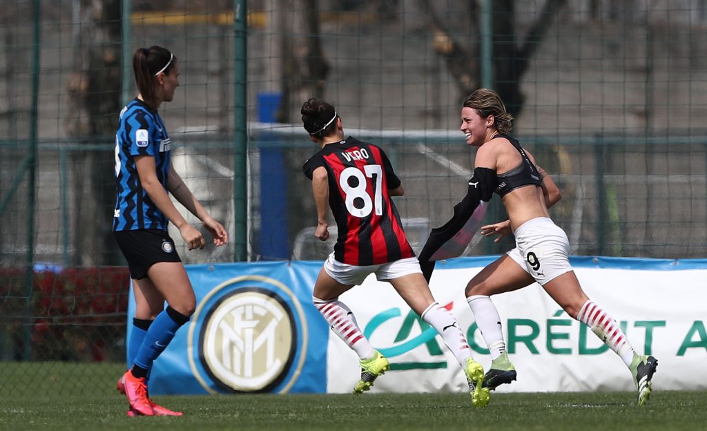 L'esultanza di Valentina Giacinti dopo i 4 goal segnati all'Inter femminileL'esultanza di Valentina Giacinti dopo i 4 goal segnati all'Inter femminile