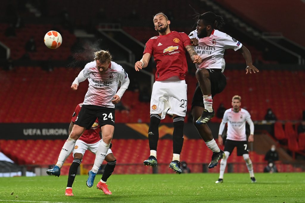 Stacca Kjaer e segna il goal dell'1-1 contro il Manchester United