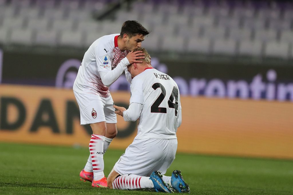 Il bacio di Brahim Diaz sulla testa di Simon Kjaer