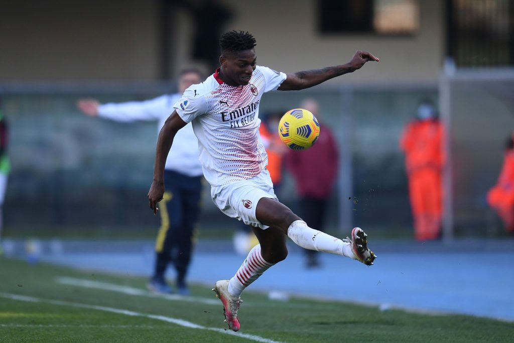 Rafael Leao in azione con la maglia del Milan