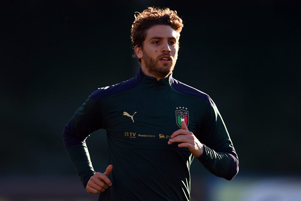 Locatelli durante l'allenamento con la Nazionale