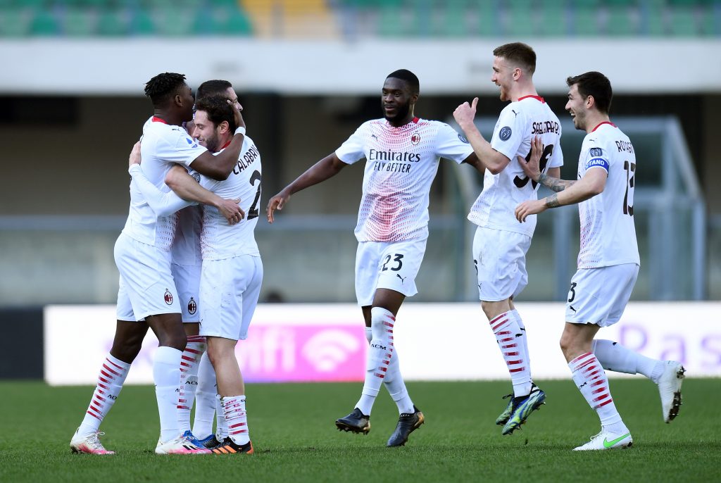 I giocatori del Milan festeggiano il gol di Krunic contro il Verona