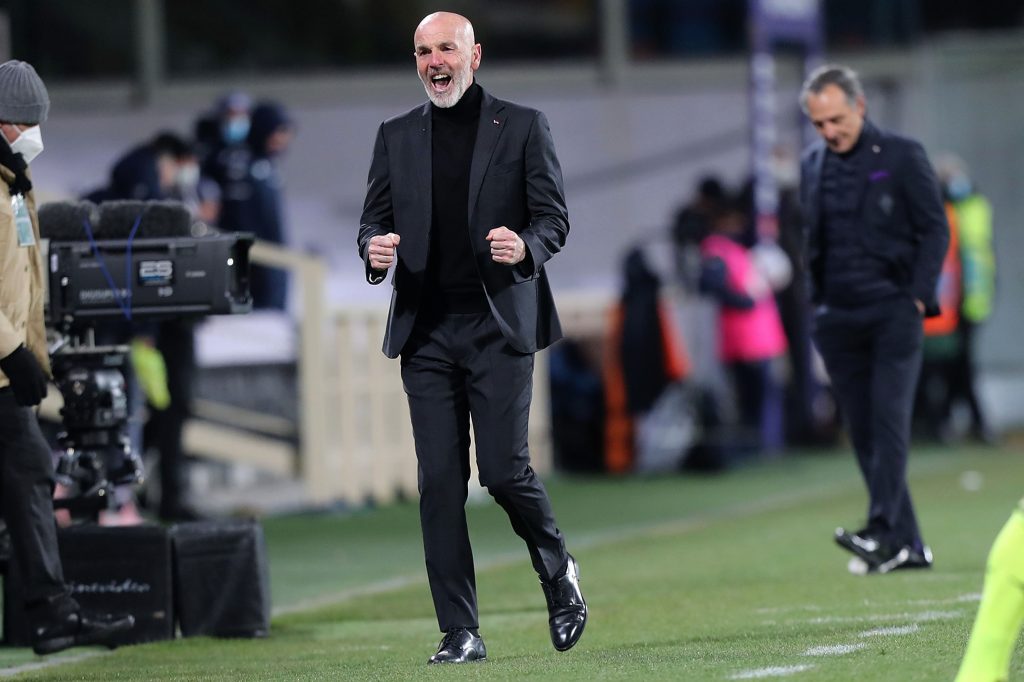 Stefano Pioli esulta dopo la vittoria a Firenze