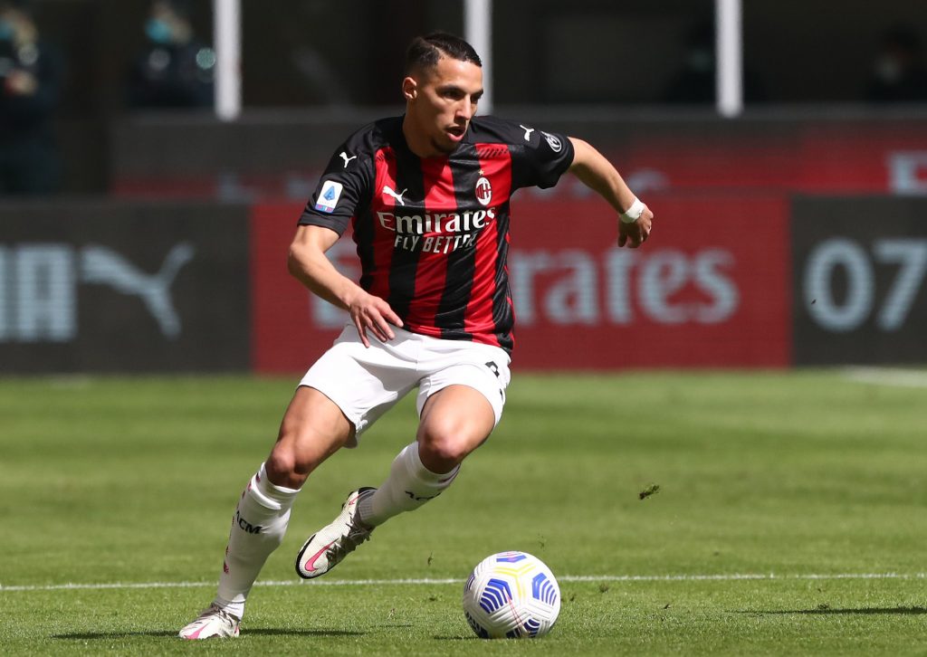 Bennacer con la maglia del Milan