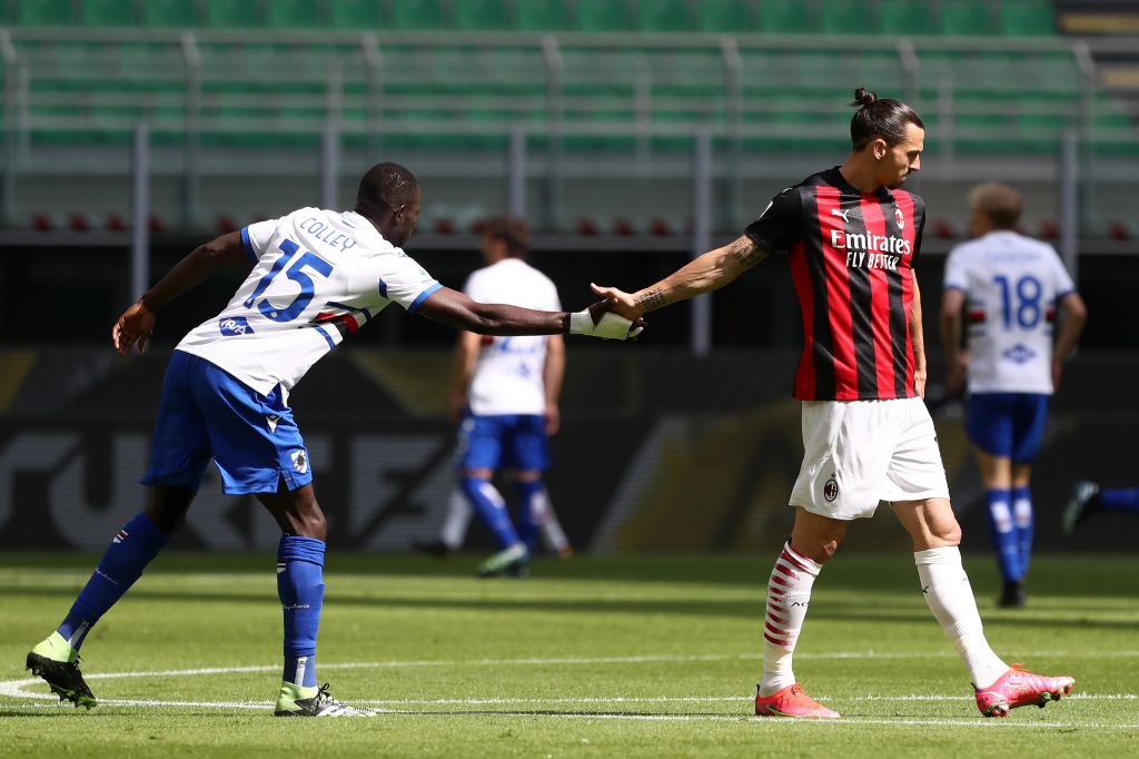 Stretta di mano tra Ibrahimovic del Milan e Colley della Sampdoria