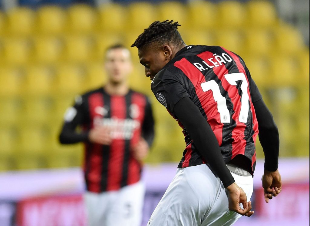 Rafael Leao del Milan segna il definitivo 1-3 in casa del Parma