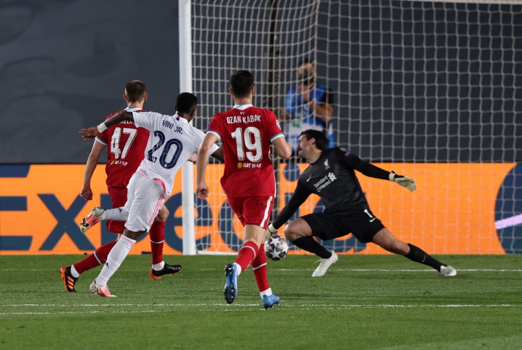 Il goal di Vinicius contro il Liverpool