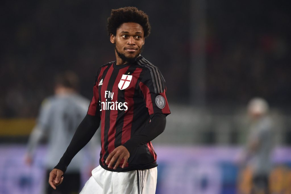 Luiz Adriano con la maglia del Milan