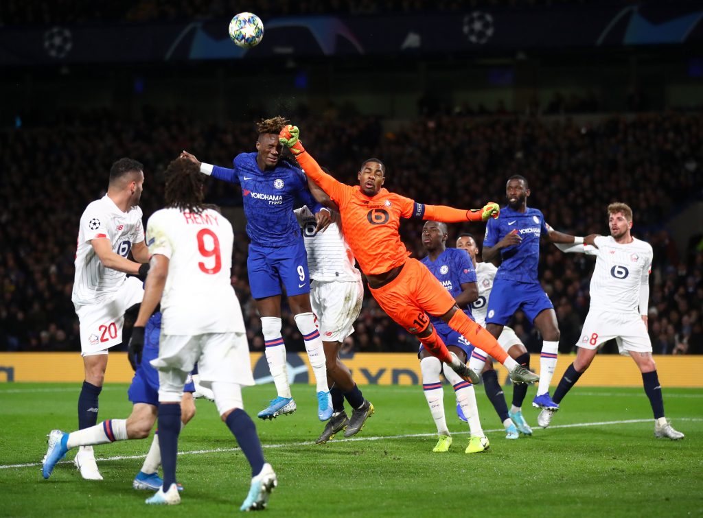 Maignan in azione con la maglia del Lille