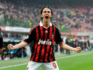 Filippo Inzaghi con la maglia numero 9 del Milan