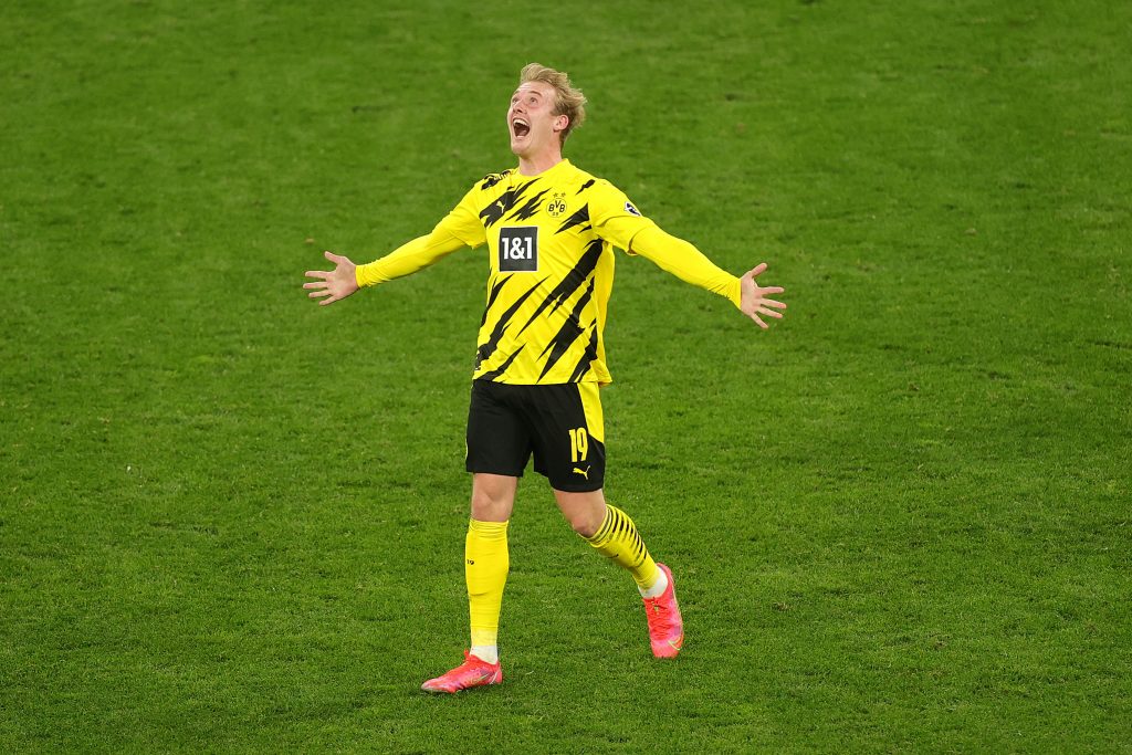 Julian Brandt festeggia un gol con il Borussia Dortmund