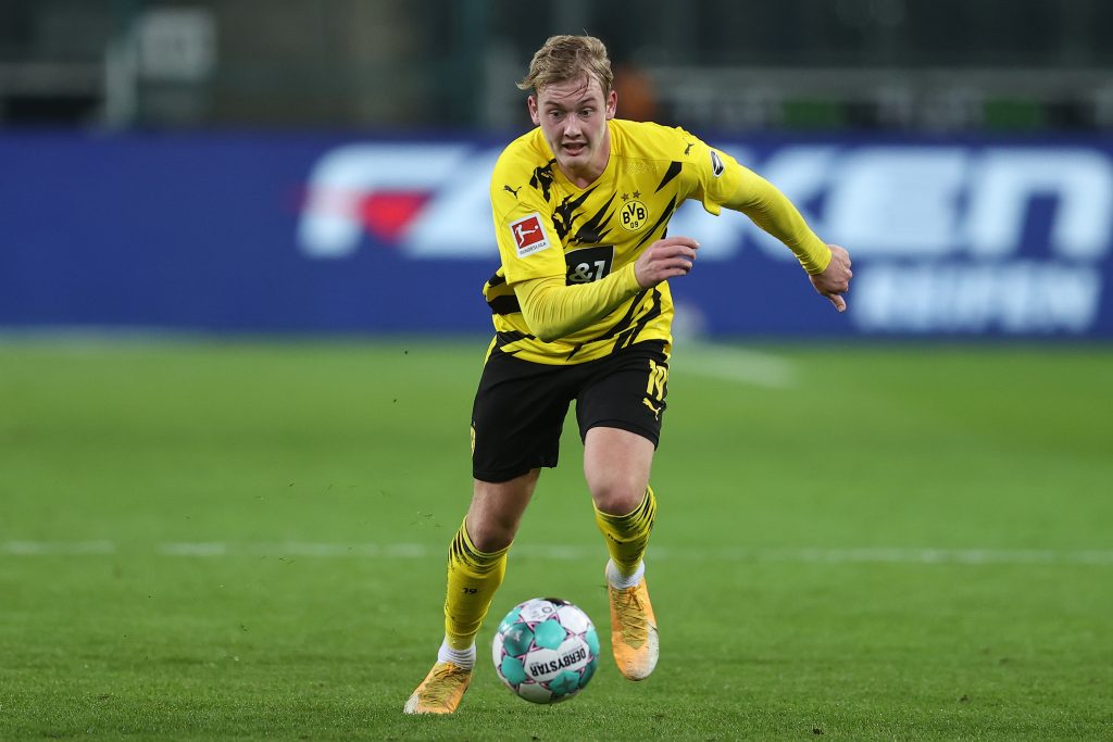 Brand in azione con la maglia del Borussia Dortmund