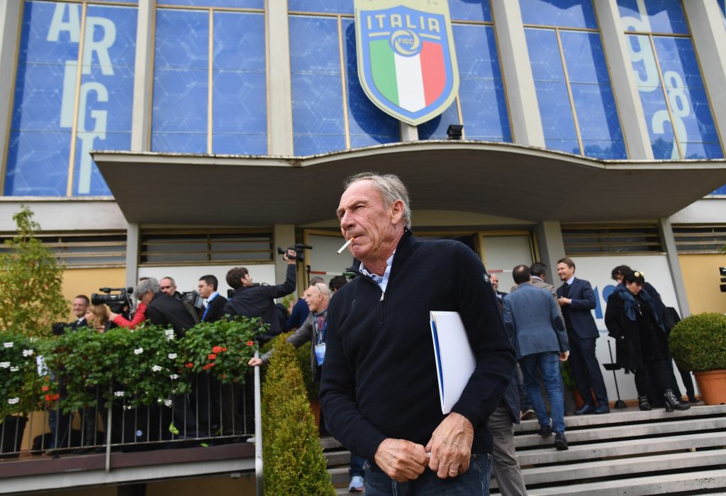 Zdenek Zeman e la sua immancabile sigaretta