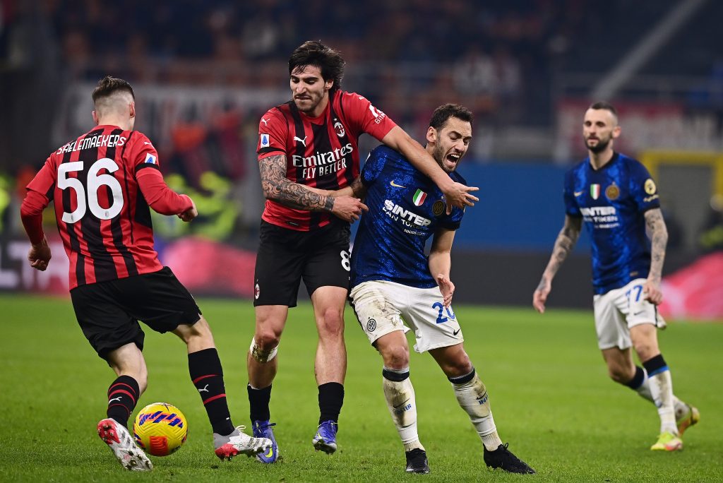 Tonali a contrasto con Calhanoglu